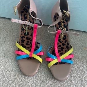 Multicolor heels